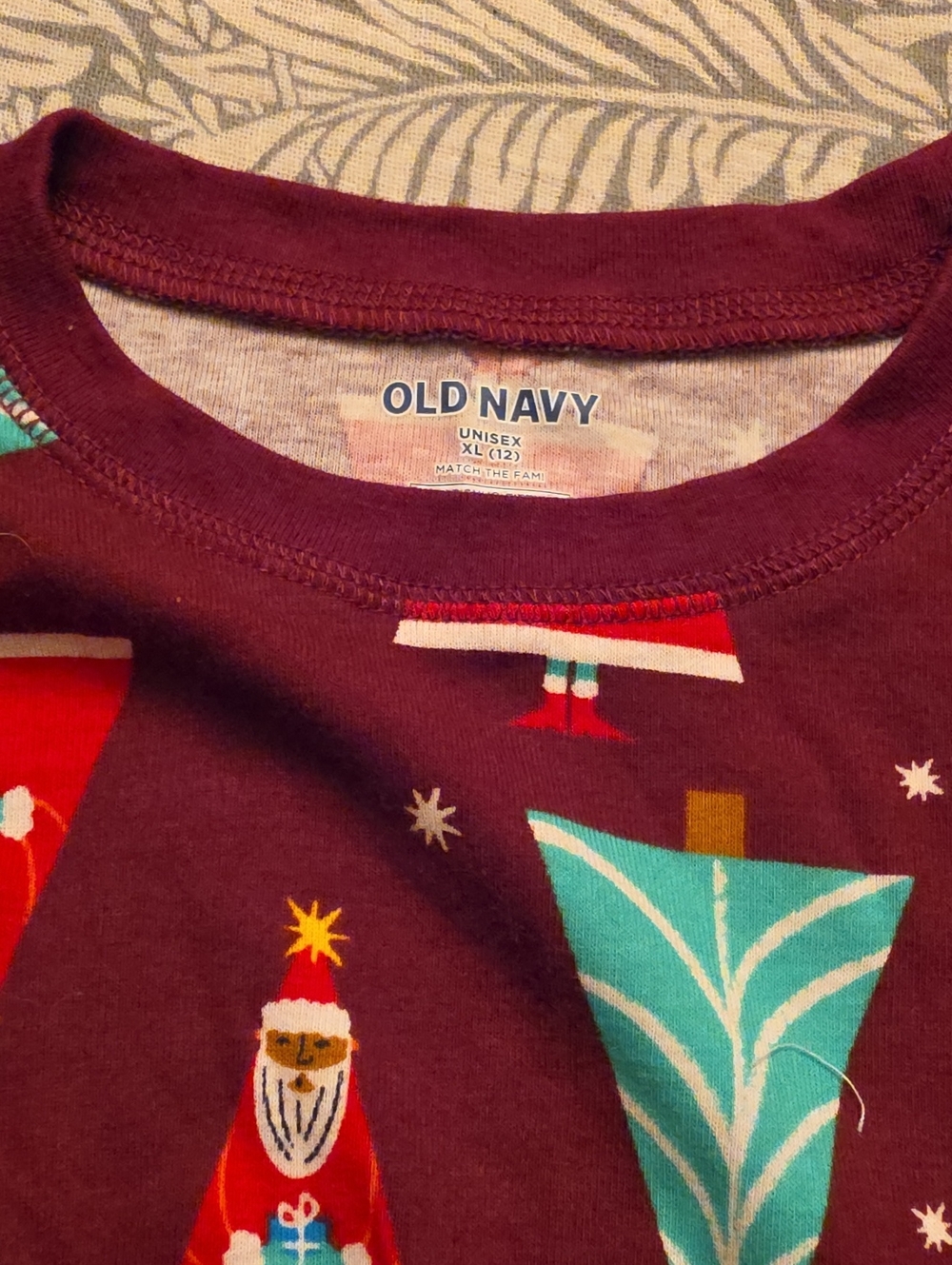 Old Navy Kids Burgundy Holiday Graphic PJ Set